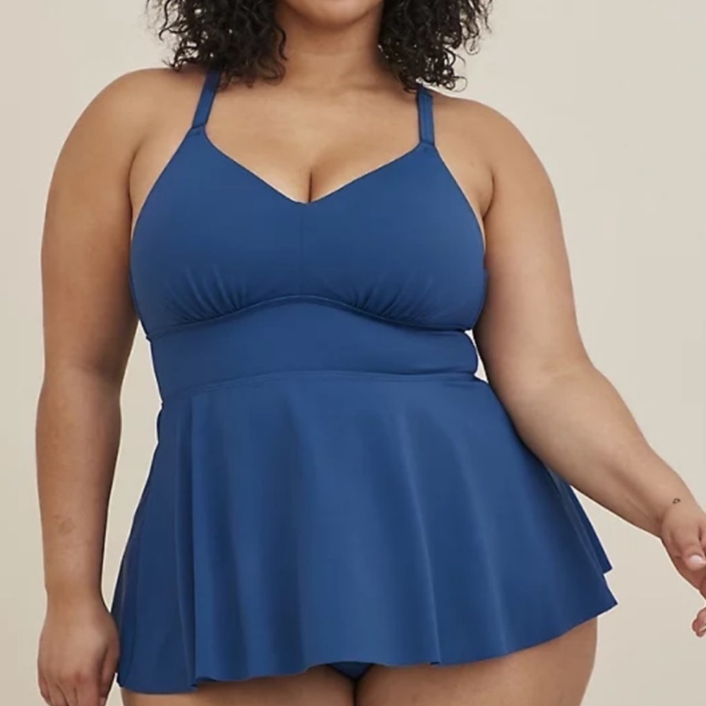 NWT Torrid Wire Free Cross Back Tankini Top in Blue